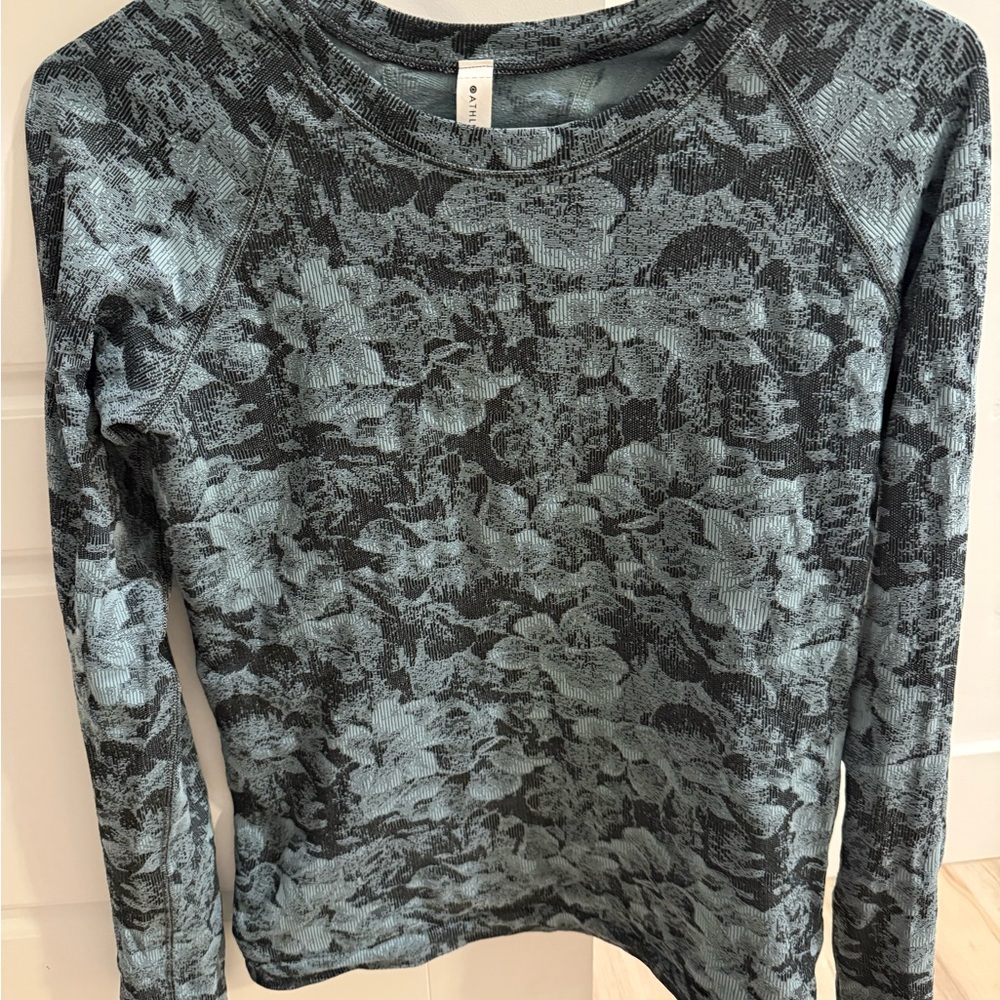 Athleta Momentum Floral Long Sleeve